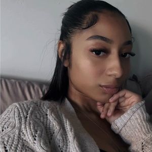 Meet your Posher, Maya